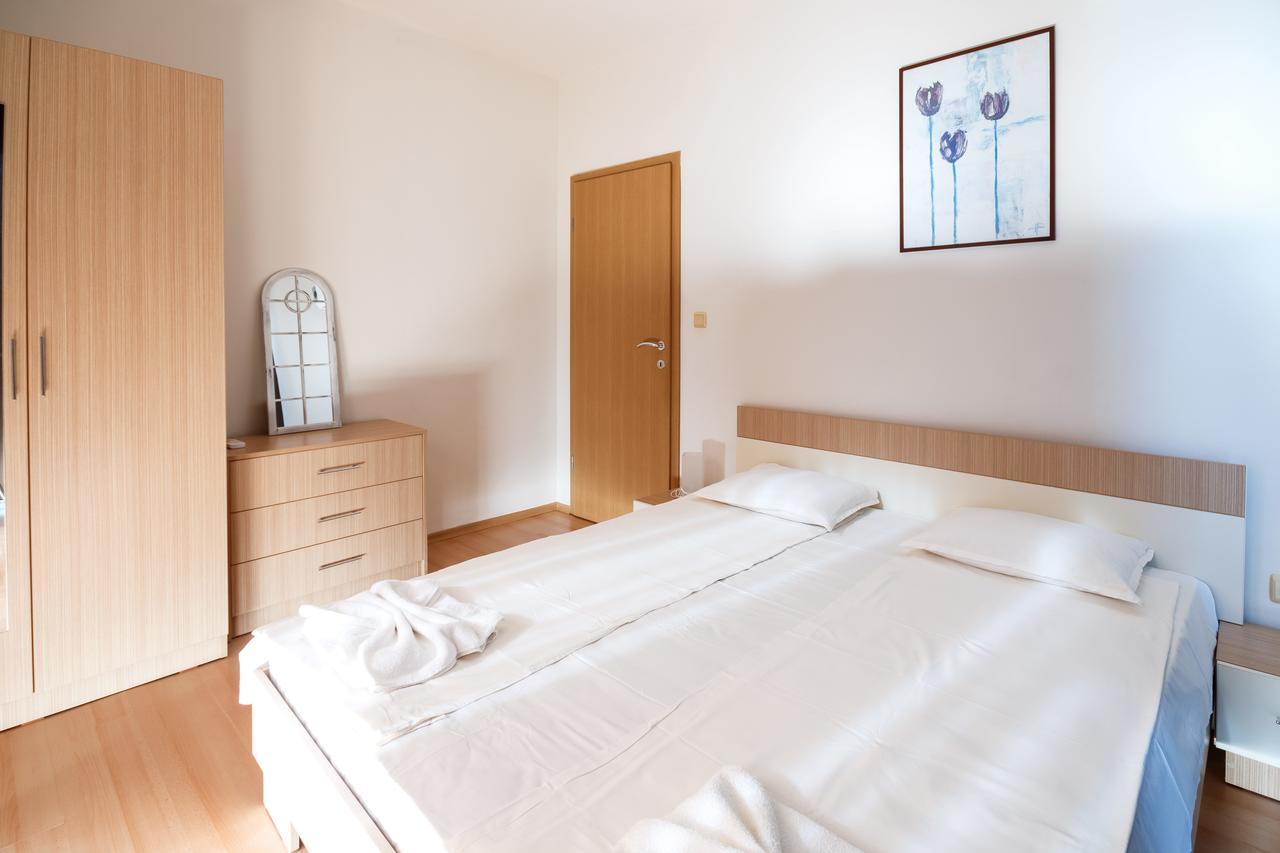 Holiday Apartment In Солнечный берег Экстерьер фото