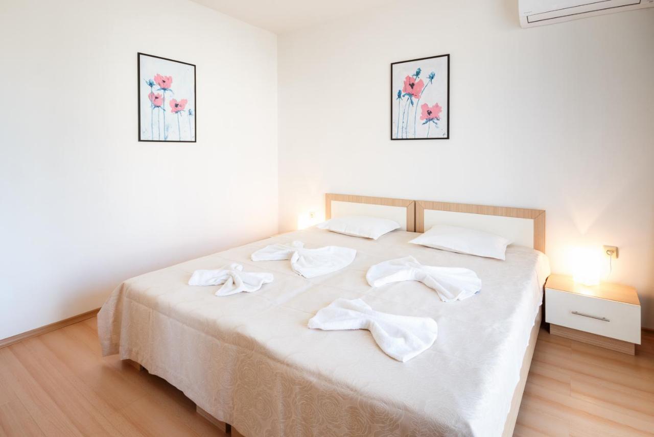 Holiday Apartment In Солнечный берег Экстерьер фото
